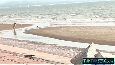 Gadis Thailand Digoyang Di Pantai Sama Bule Kontol Gede