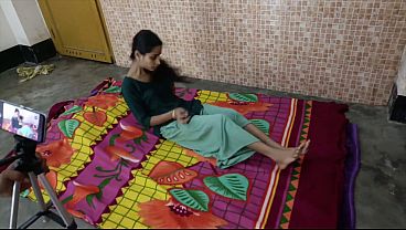 Gadis Sendirian, Kakak Perut Montok Panggil Adik Kandung, Puaskan Dahaga Di Selangkangan Basah.