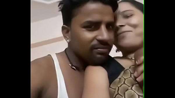 Desi Aunty Montok Ditekan, Toket Gede Kopong Digebukin
