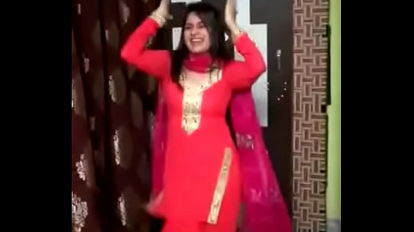 Desi Cewek Lagi Latihan Mujra, Bikin Greget Pengen Liat Lebih
