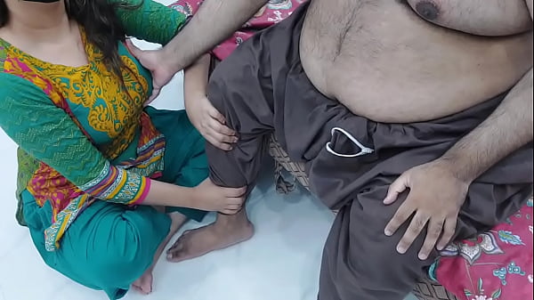 Cewek India Anak Tiri Lagi Pijat Kaki Gue Sambil Gue Pegang Teteknya, Jadi Makin Panas, Audio Hindi Jelas Dan Kotor Banget