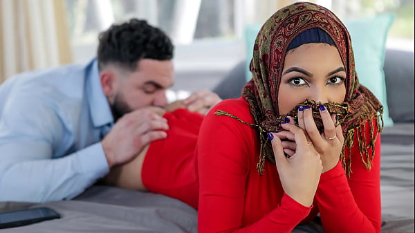 Kakak Tiri Mau Ngajarin Adik Tiri Berhijab Hal-hal Seru Sebelum Nikah, Biar Makin Panas Di Malam Pertama – Hijab Blust
