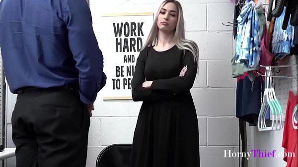 Gadis Hijab Nakal Ngentot Bareng Polisi Biar Bebas Dari Penjara- Delilah Day | Hornythief