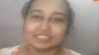 Bangladeshi Cewek Mandi Sambil Video Call, Crot Di Kamar Mandi