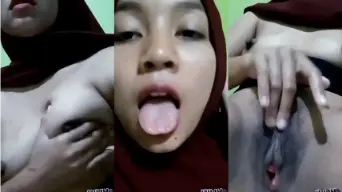 Cewek Hijab Pamer Dada Terus Colmek Sampai Tembak.