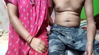 Pembantu Ngentot Majikan Perempuan Jalang Di Video Seks Tante.