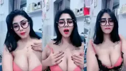 Tante Sandra Montok, Live Goyang Panas Bikin Ngiler.