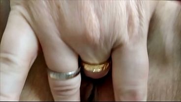Tontonan Memek Dan Lubang Pantat Paling Vulgar Dari Pelacur Kamera Tua Rusia Yang Bikin Muncrat!.