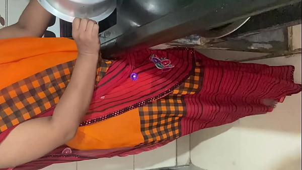 Bhabhi Ko Devar Ne Kitchen Se Bedroom Me Bula Ke Chod Diya, Garam Hindi Voice Mein Viral Mms